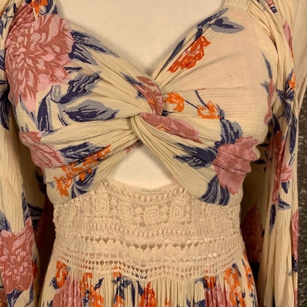 Angie by Anthropologie Twist Front Floral Mini Dress Crochet Boho Women's Medium - Picture 2 of 10